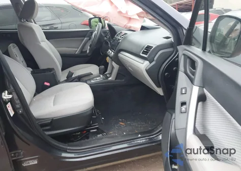 2017 Subaru Forester 2.5I Premium z USA, uszkodzony, nr VIN JF2SJAEC6HH588869